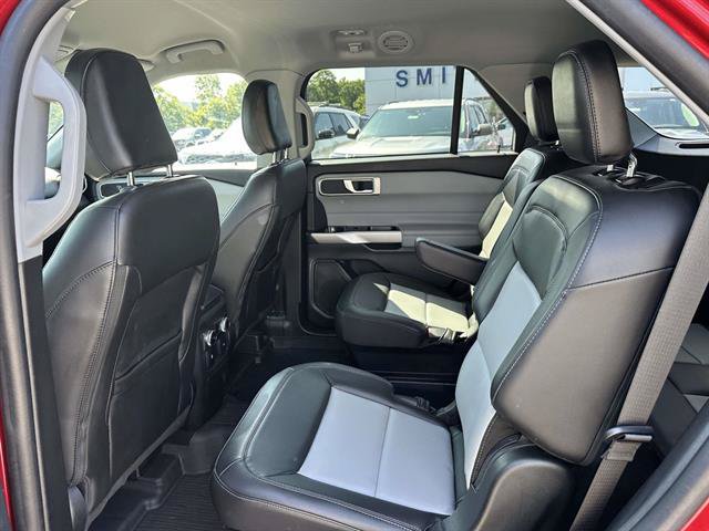 Used 2023 Ford Explorer XLT w/ Equipment Group 202A AWD/4WD image 12