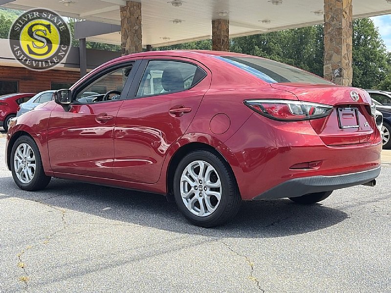 Used 2016 Scion iA FWD image 4