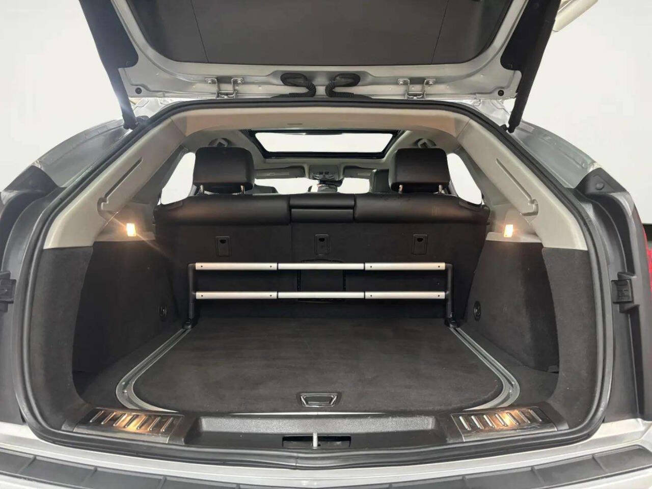 Used 2016 Cadillac SRX Luxury w/ Driver Awareness Package image 17