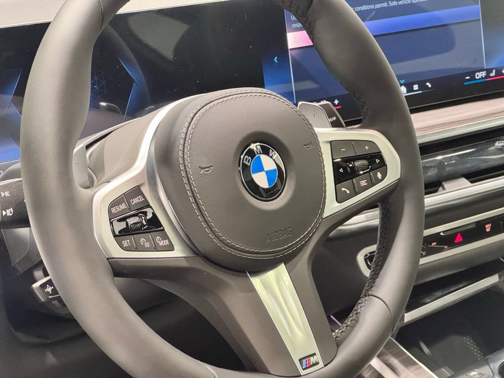 Used 2026 BMW X7 xDrive40i w/ M Sport Package AWD/4WD image 13