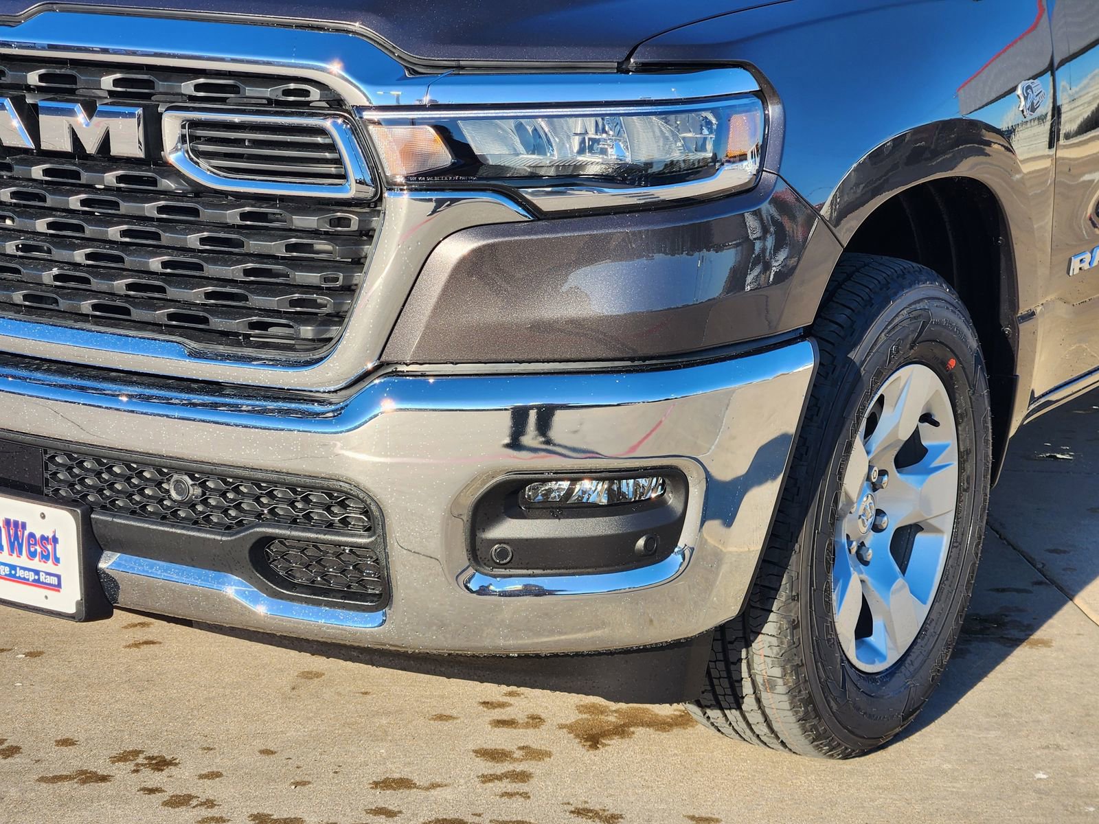 New 2026 RAM 1500 4x4 Crew Cab image 9