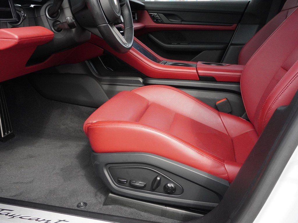 Used 2021 Porsche Taycan Turbo image 29