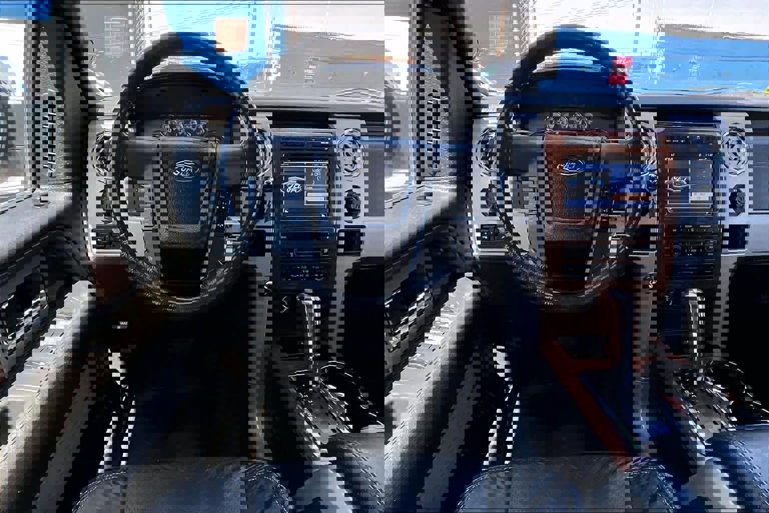 Used 2010 Ford F150 Lariat image 5