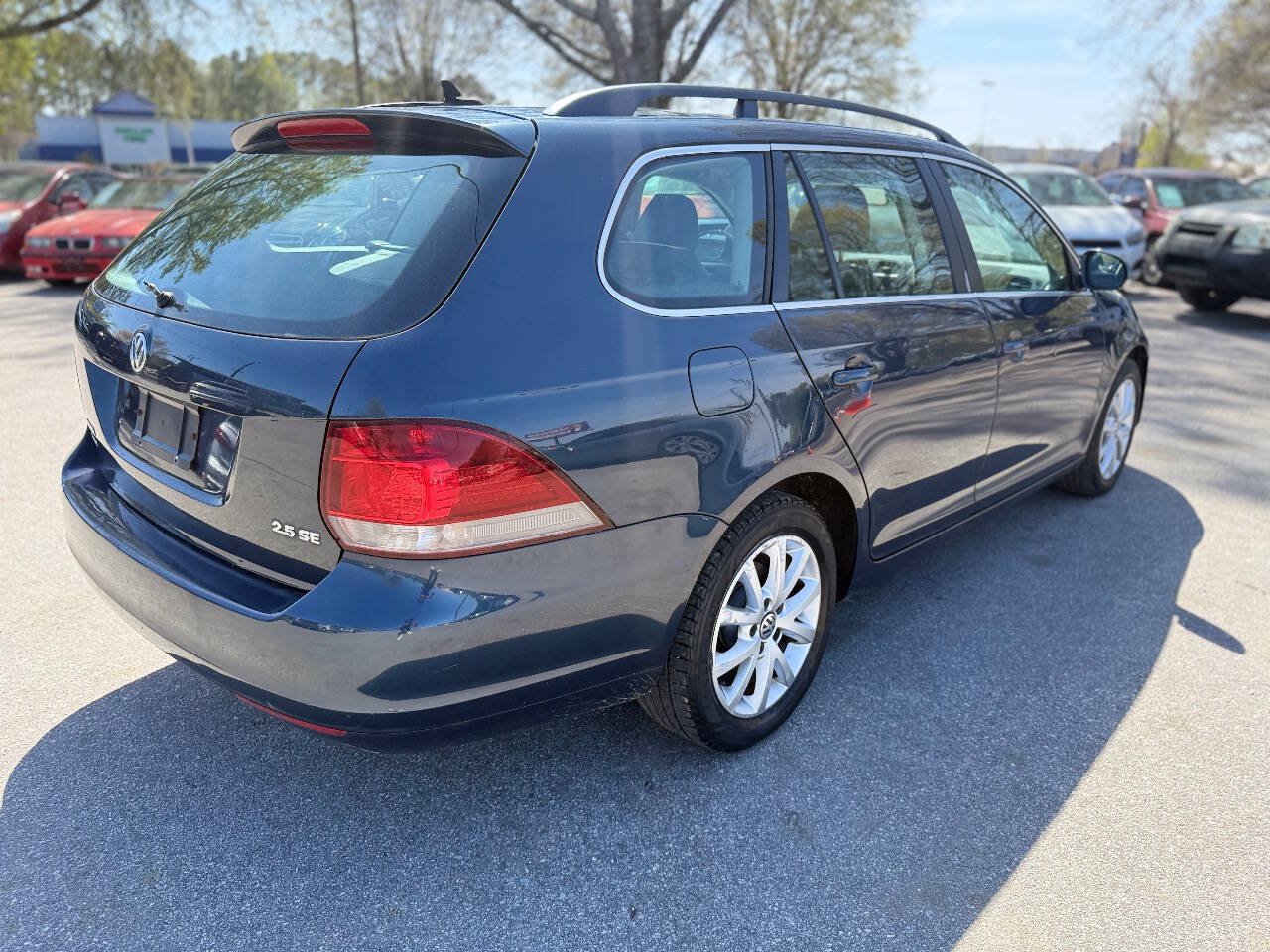 Used 2010 Volkswagen Jetta SE FWD image 5