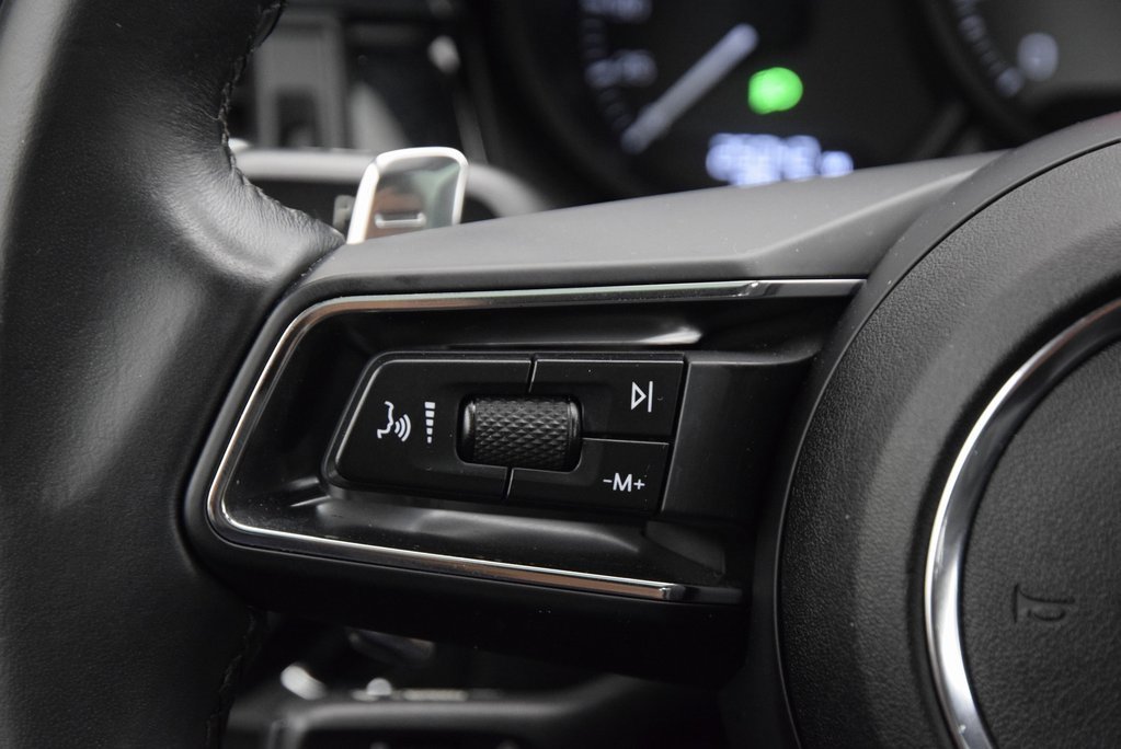 Used 2023 Porsche Macan S image 24