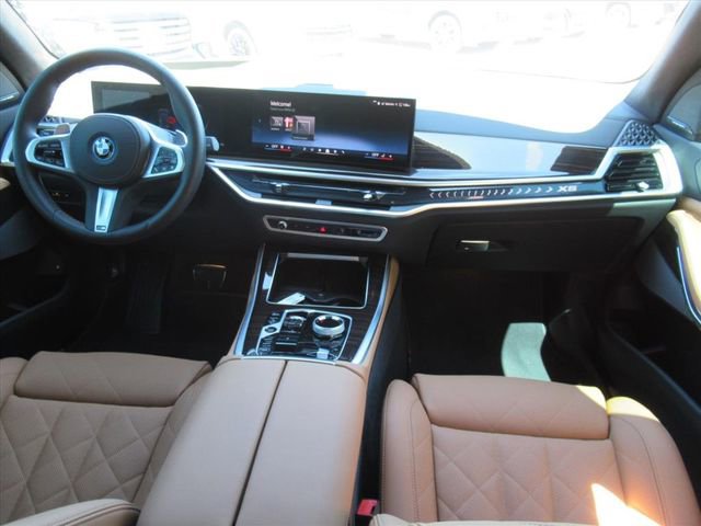 Used 2026 BMW X5 xDrive50e image 12