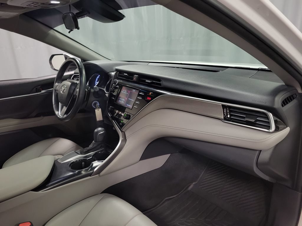 Used 2018 Toyota Camry SE w/ Moonroof Package FWD image 28