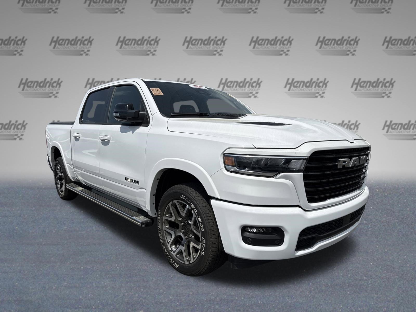 Used 2025 RAM 1500 Laramie w/ Sport Appearance Package AWD/4WD image 4