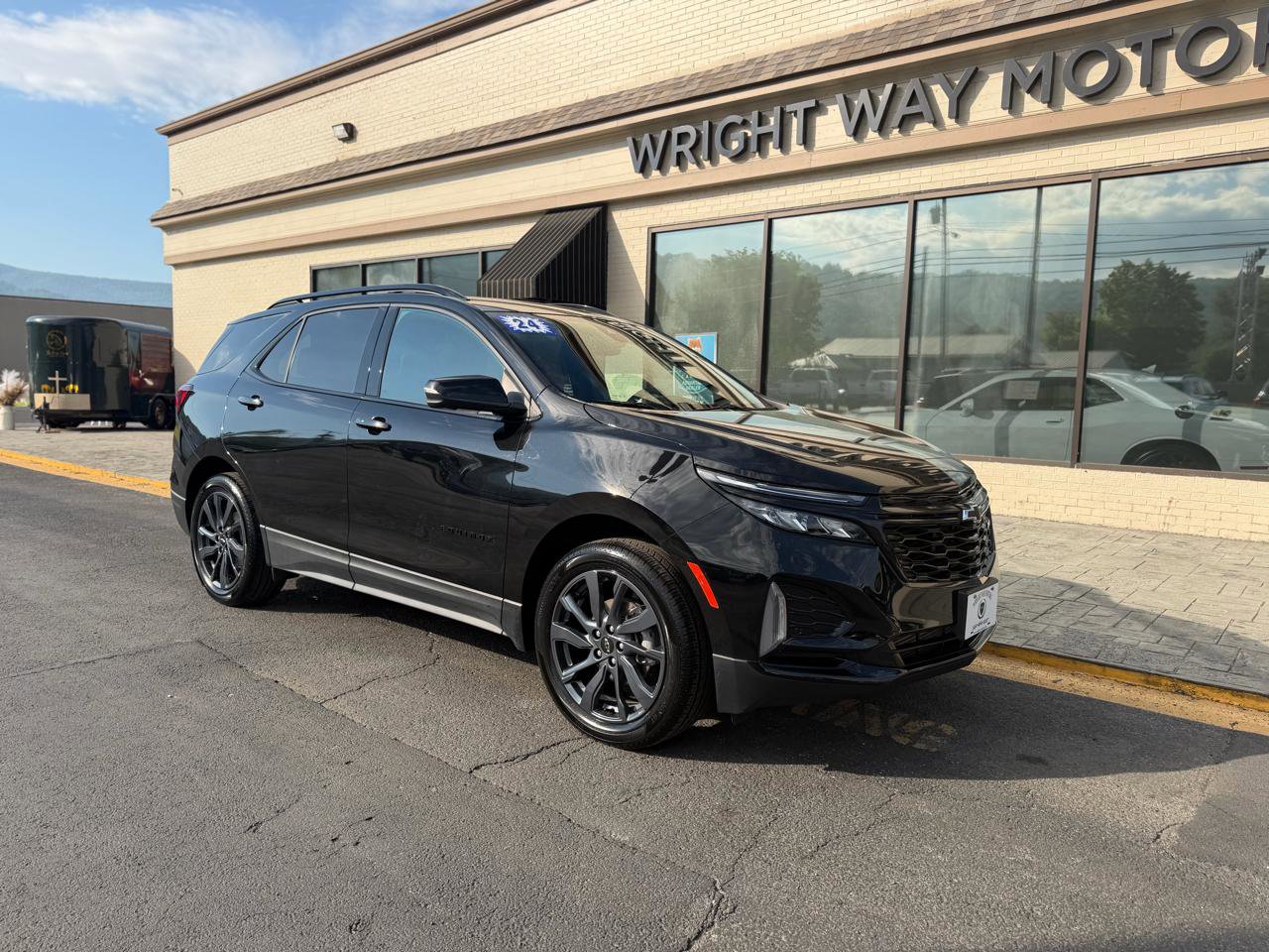 Used 2024 Chevrolet Equinox RS w/ RS Leather Package AWD/4WD image 1