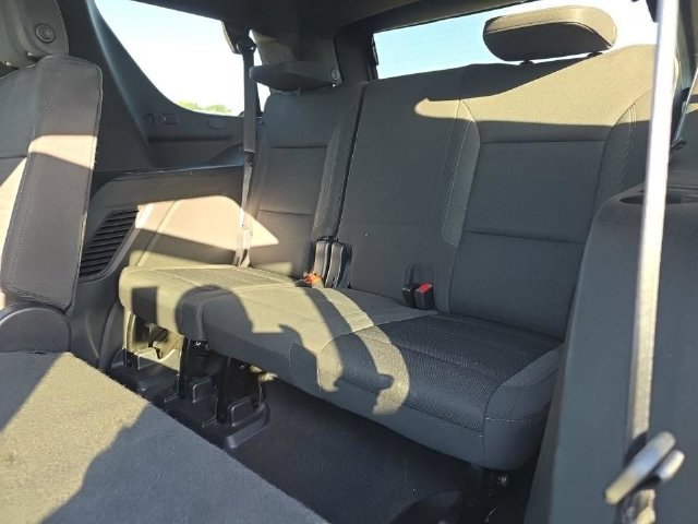 Used 2023 GMC Yukon SLE w/ Gmc Pro Safety Plus Package AWD/4WD image 8