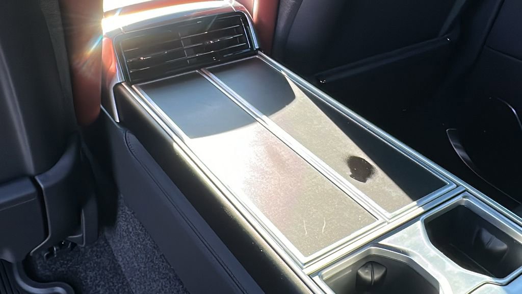 New 2025 Land Rover Range Rover SV image 30