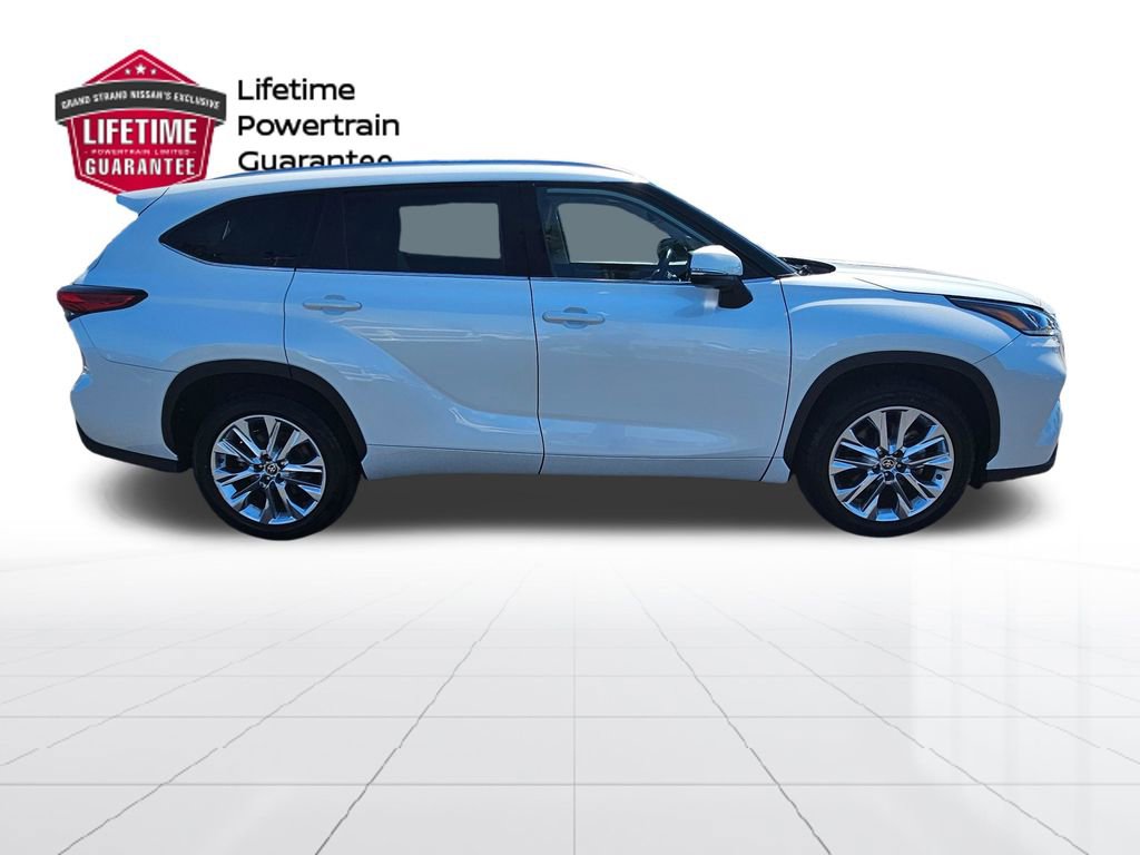 Used 2022 Toyota Highlander Limited FWD image 6