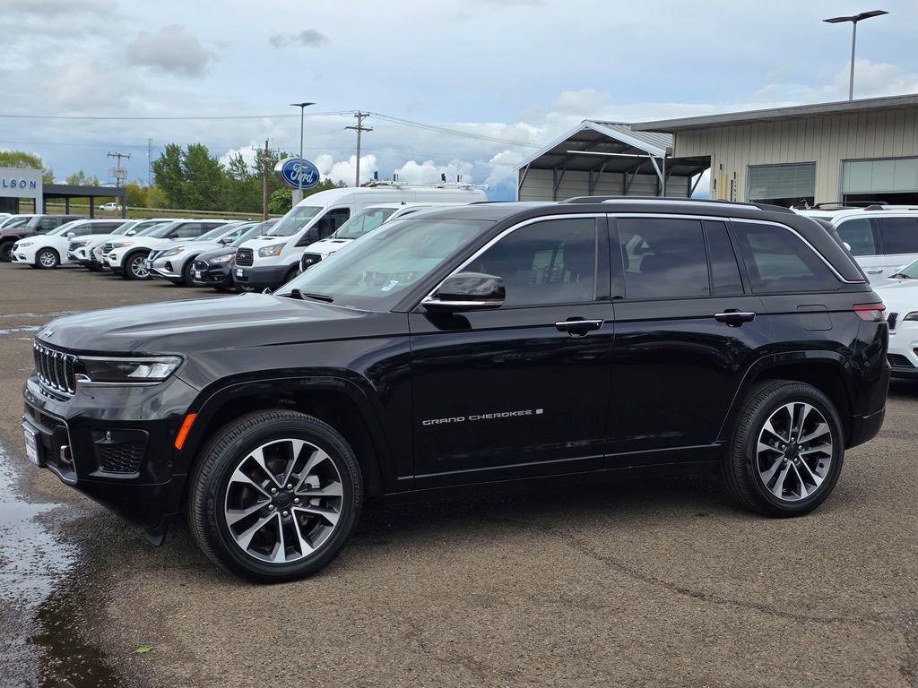 Used 2022 Jeep Grand Cherokee Overland AWD/4WD image 32