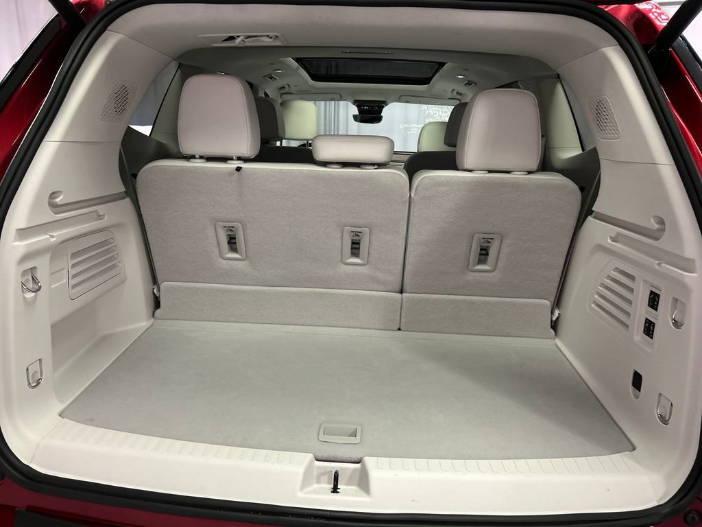 Used 2025 Buick Enclave Avenir w/ Super Cruise Package image 26