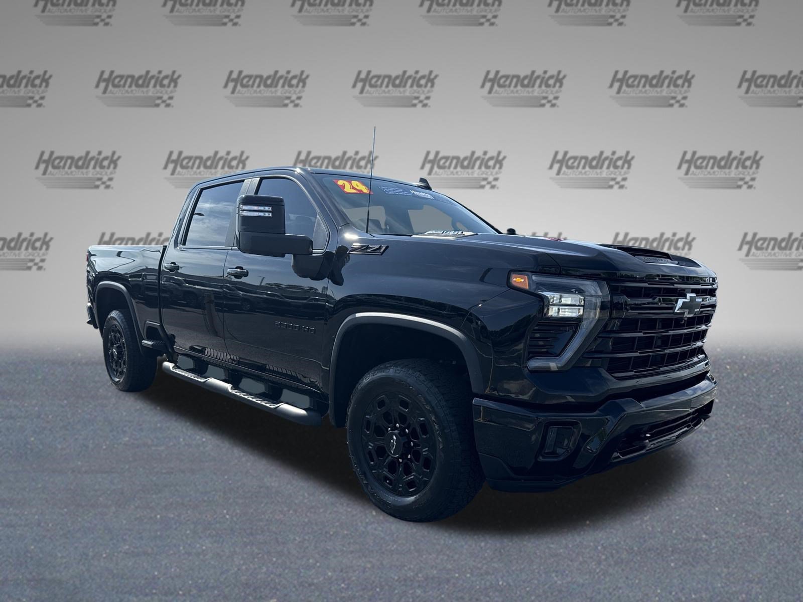 Used 2024 Chevrolet Silverado 2500 LT w/ Midnight Edition AWD/4WD image 7