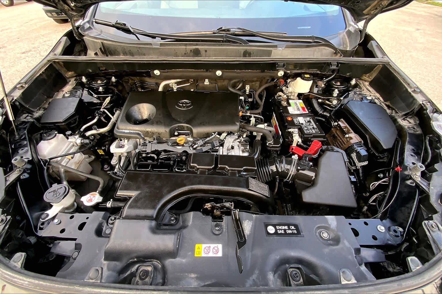 Used 2021 Toyota RAV4 XLE Premium FWD image 31