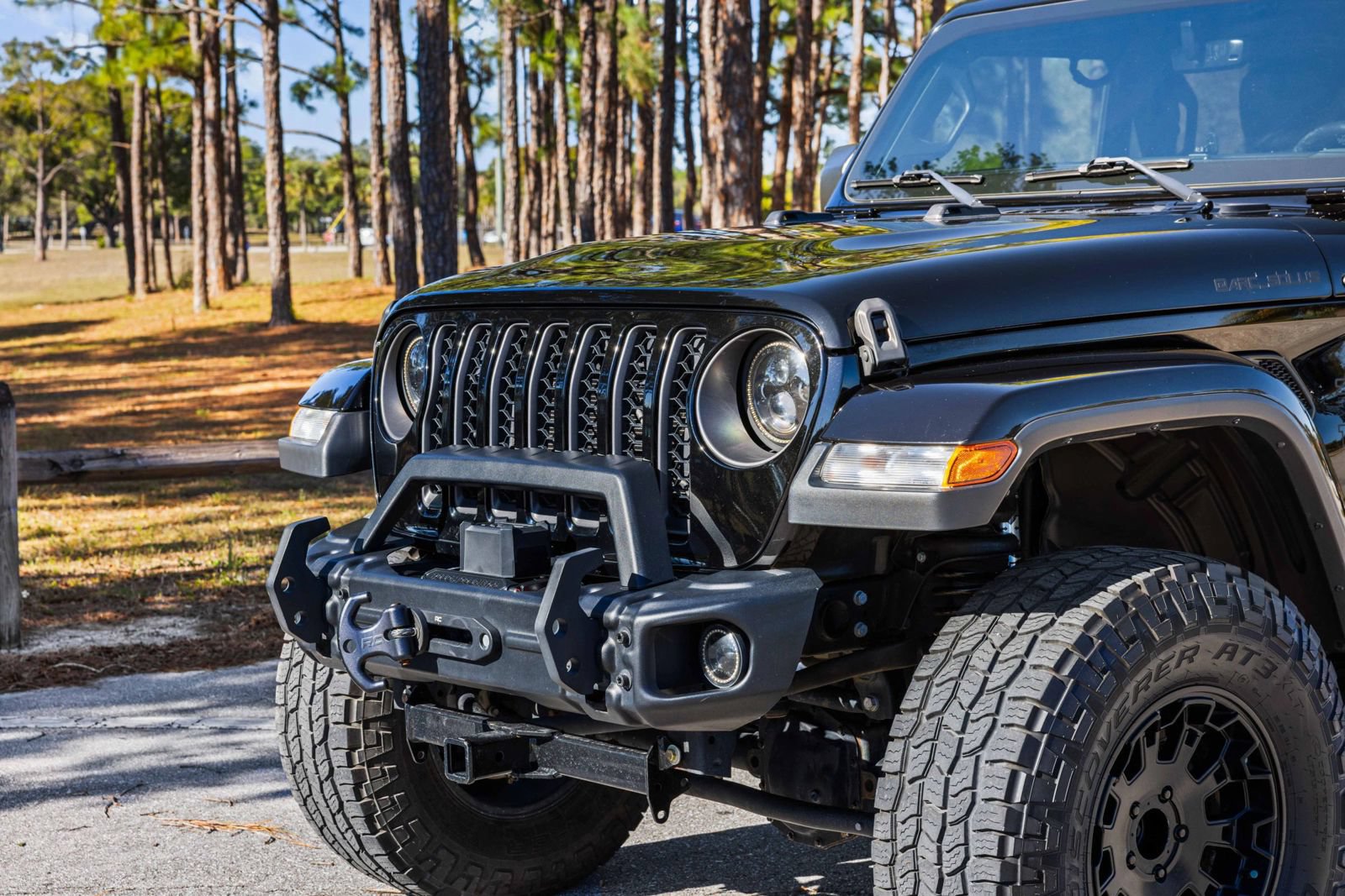 Used 2020 Jeep Gladiator Sport AWD/4WD image 3
