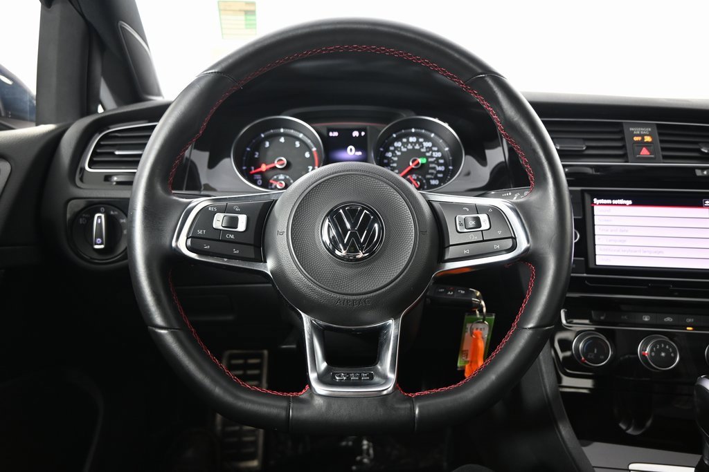 Used 2018 Volkswagen Golf 4-Door image 32