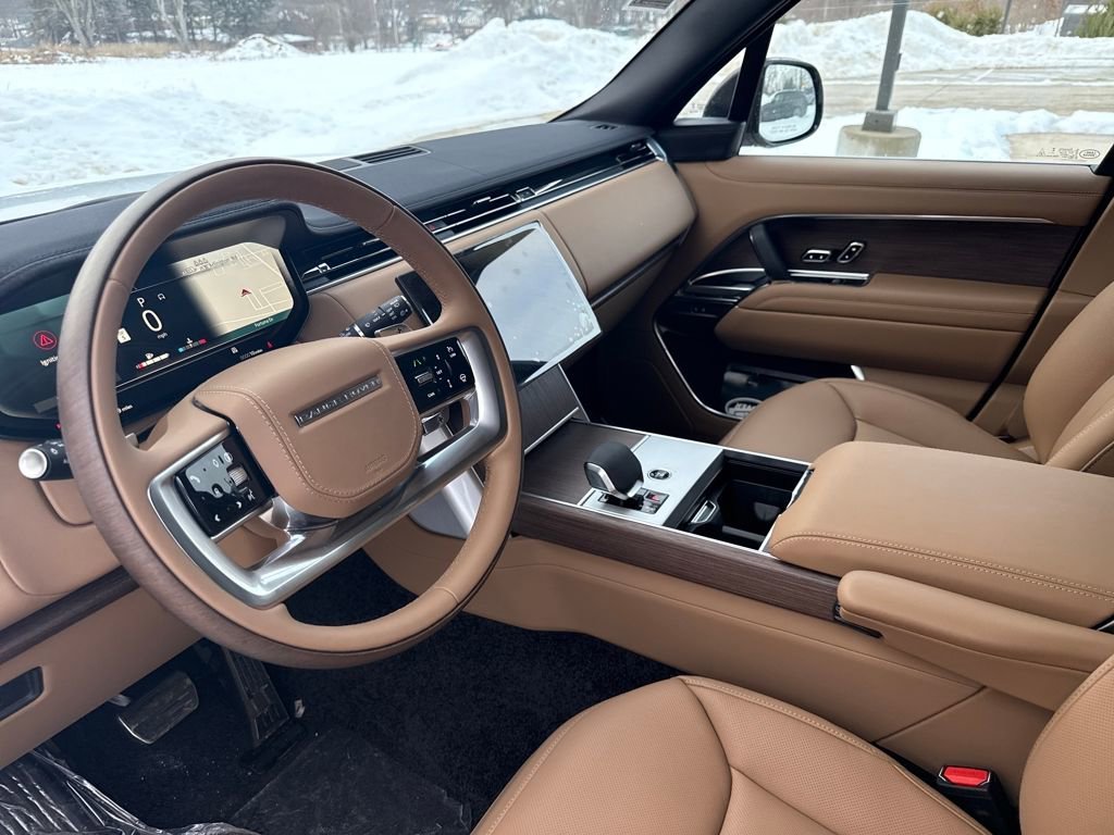 New 2026 Land Rover Range Rover Long Wheelbase SE AWD/4WD image 12