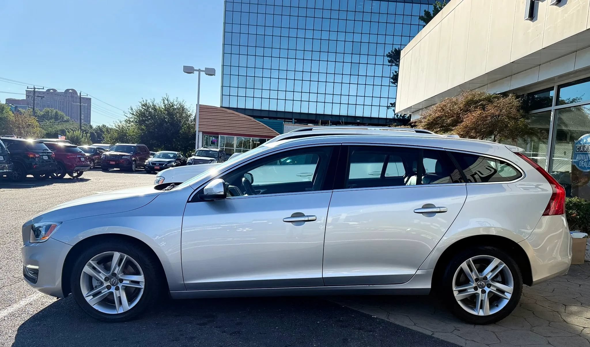Used 2015 Volvo V60 T5 Premier FWD image 4