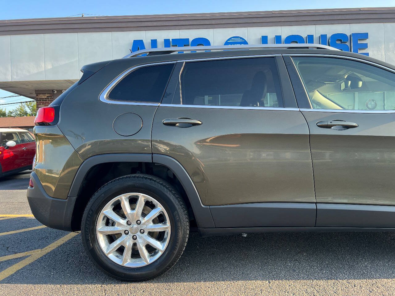 Used 2015 Jeep Cherokee Limited AWD/4WD image 33