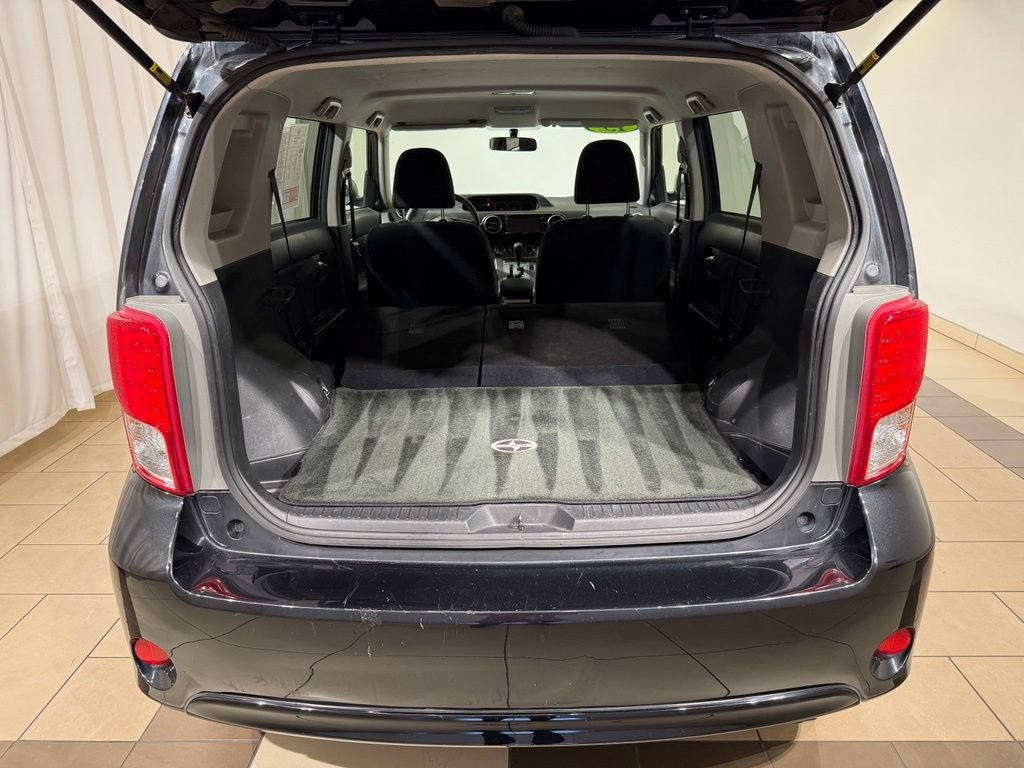 Used 2015 Scion xB FWD image 12