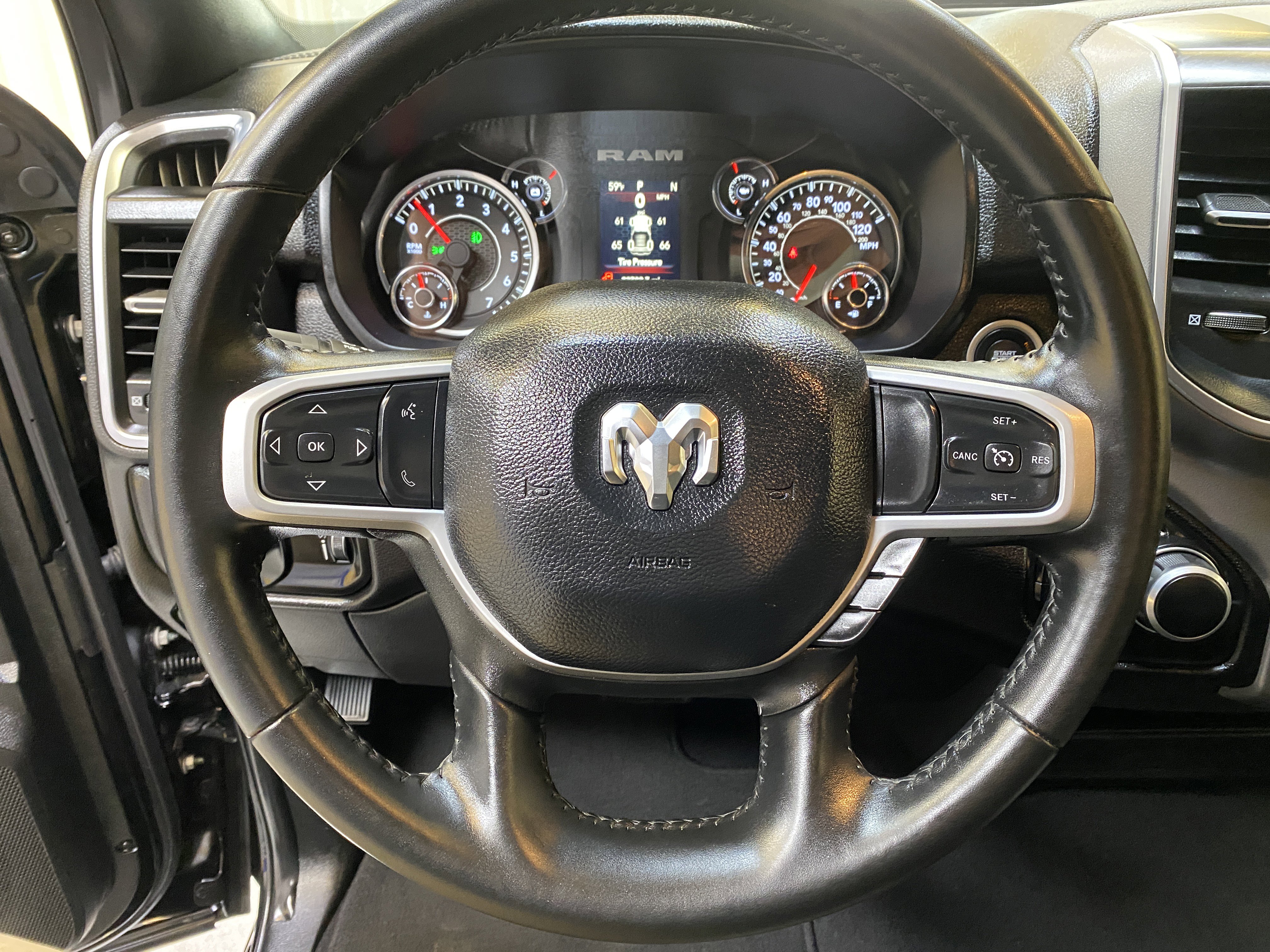 Used 2024 RAM 2500 Big Horn w/ Bed Utility Group image 31