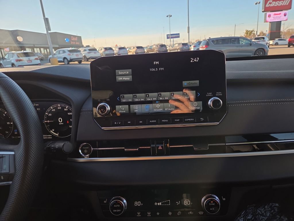 Used 2023 Mitsubishi Outlander LE image 25