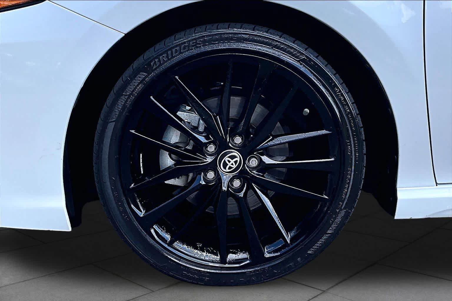 Used 2024 Toyota Camry XSE FWD image 11