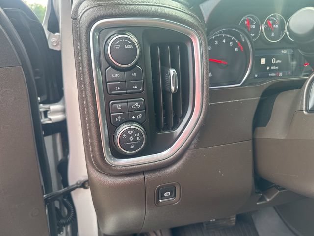 Used 2021 Chevrolet Silverado 1500 LTZ AWD/4WD image 19
