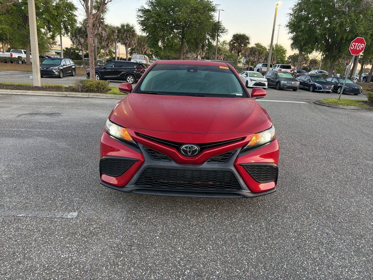 Used 2021 Toyota Camry SE image 6