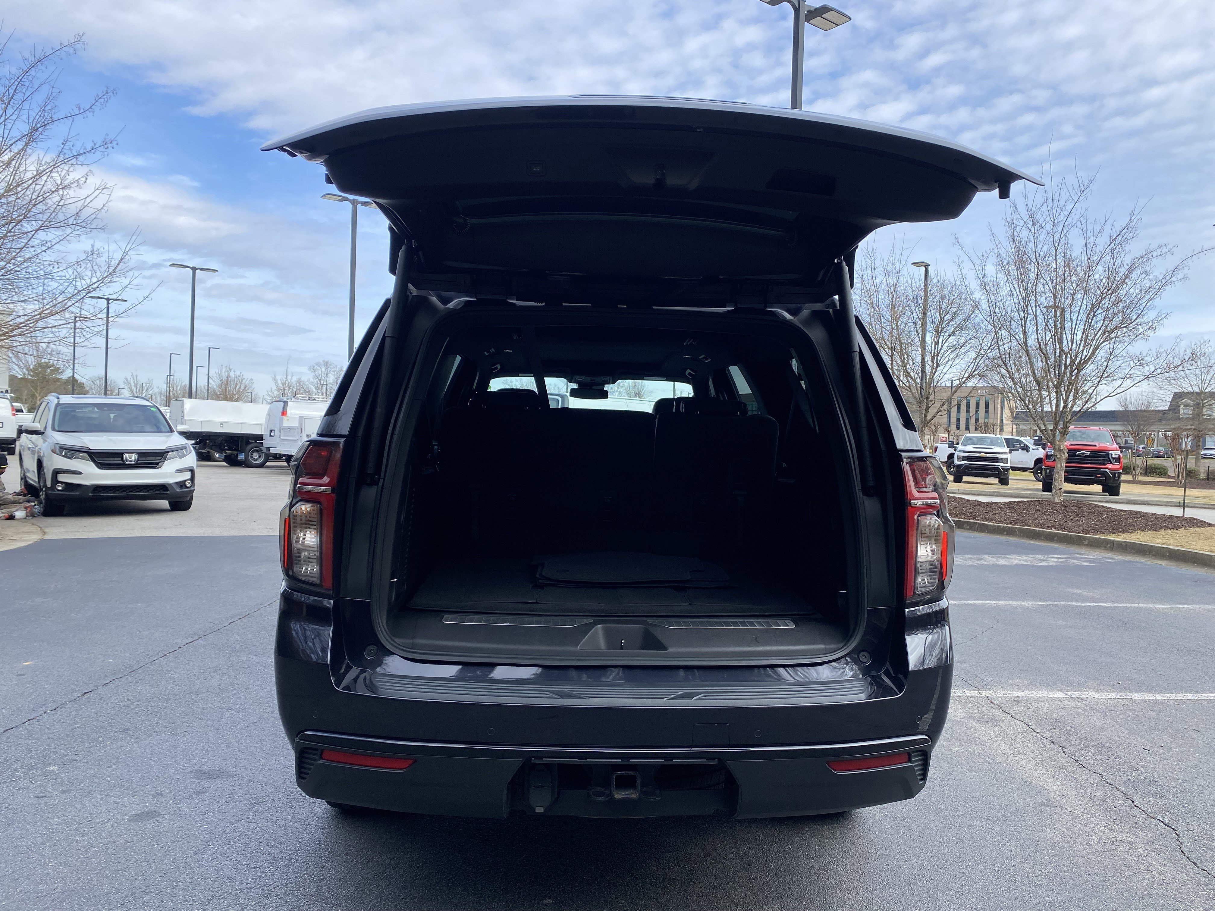 Used 2023 Chevrolet Suburban Z71 AWD/4WD image 12