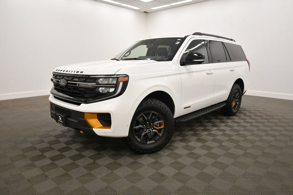 Used 2025 Ford Expedition Tremor AWD/4WD image 2