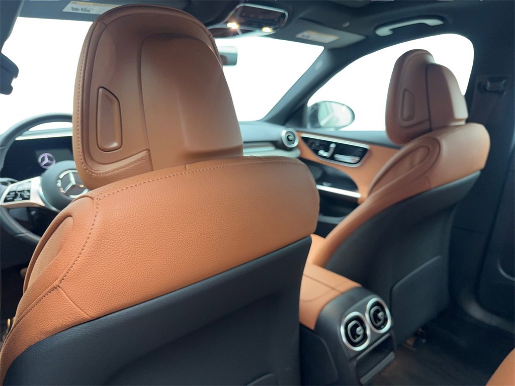 Used 2025 Mercedes-Benz C 300 Sedan image 33