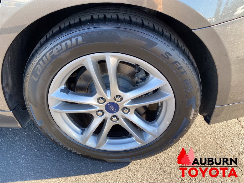 Used 2016 Ford Fusion Energi Titanium FWD image 22