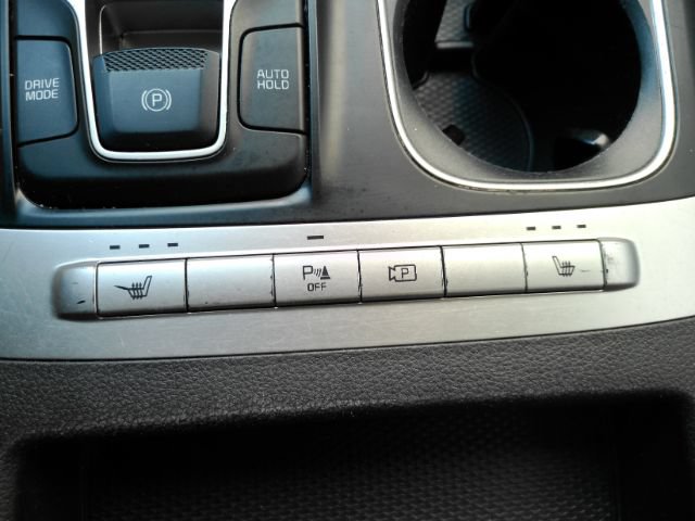 Used 2024 Kia Carnival LX FWD image 55