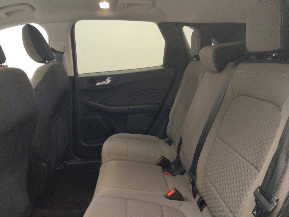 Used 2021 Ford Escape SE image 18