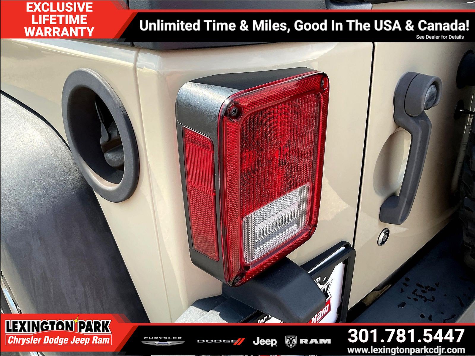 Used 2017 Jeep Wrangler Unlimited Rubicon w/ Dual Top Group AWD/4WD image 21