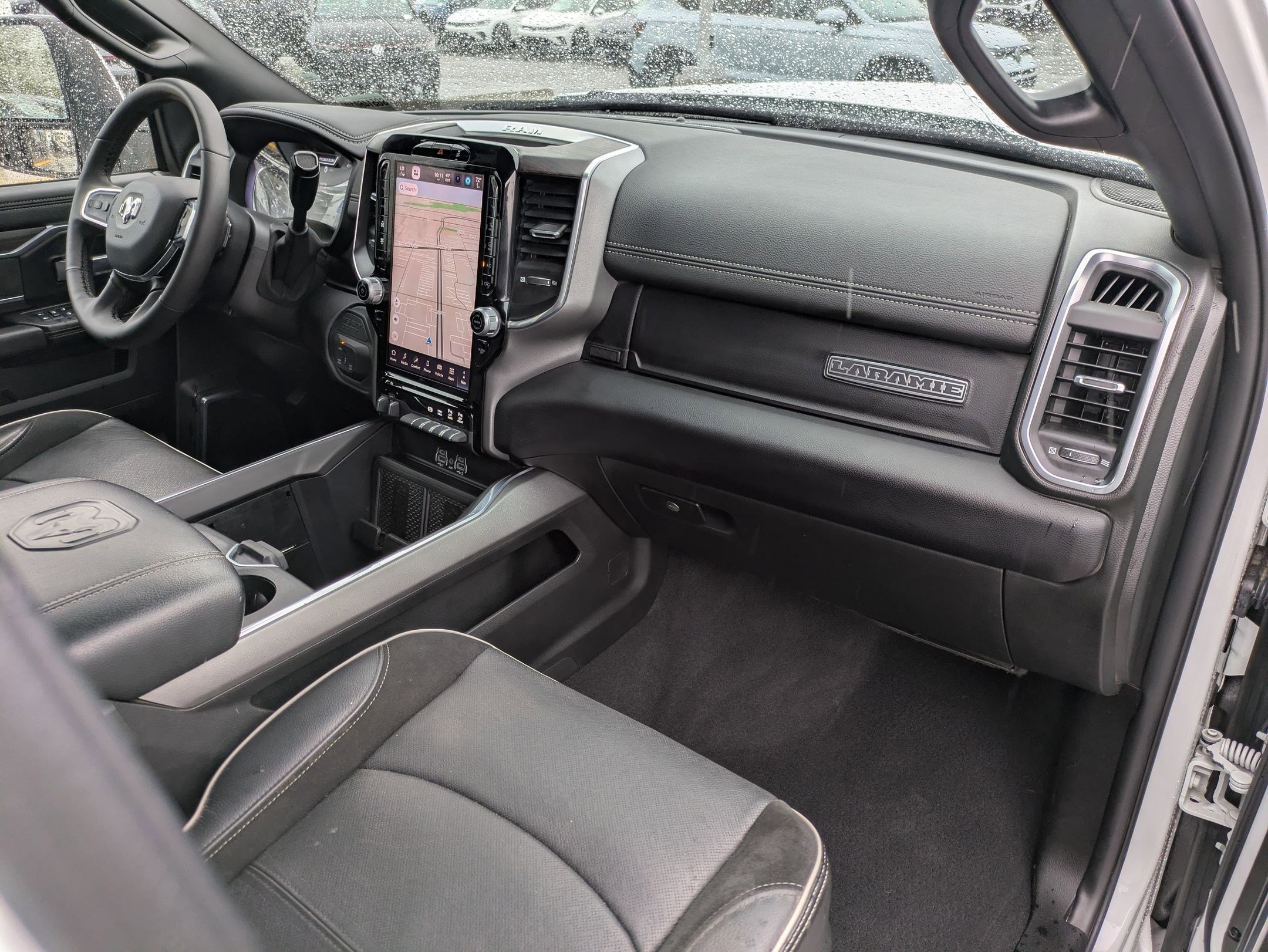 Used 2025 RAM 2500 Laramie AWD/4WD image 32