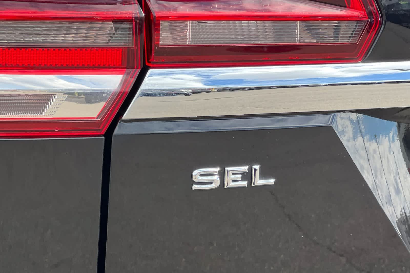 Used 2018 Volkswagen Atlas SEL Premium AWD/4WD image 35
