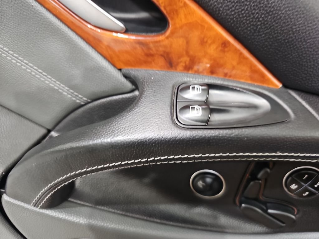 Used 2005 Mercedes-Benz SL 55 AMG image 25