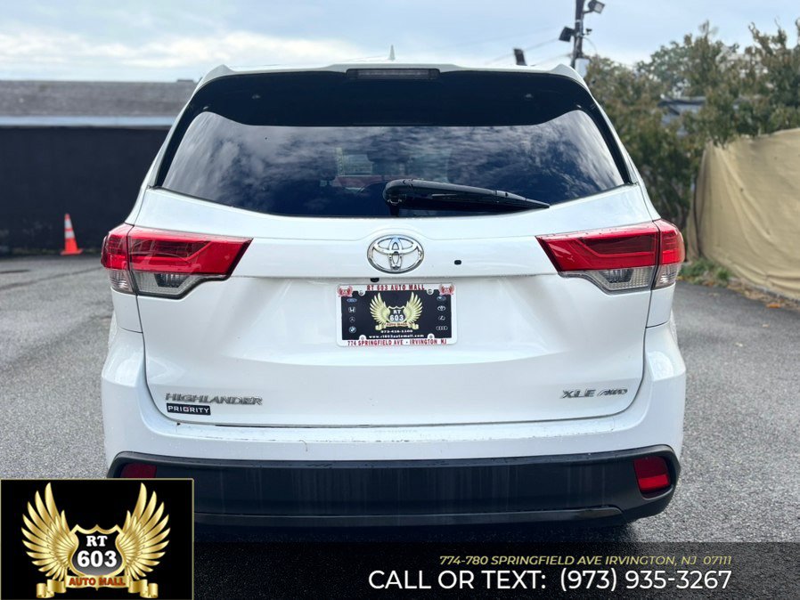 Used 2017 Toyota Highlander XLE AWD/4WD image 4