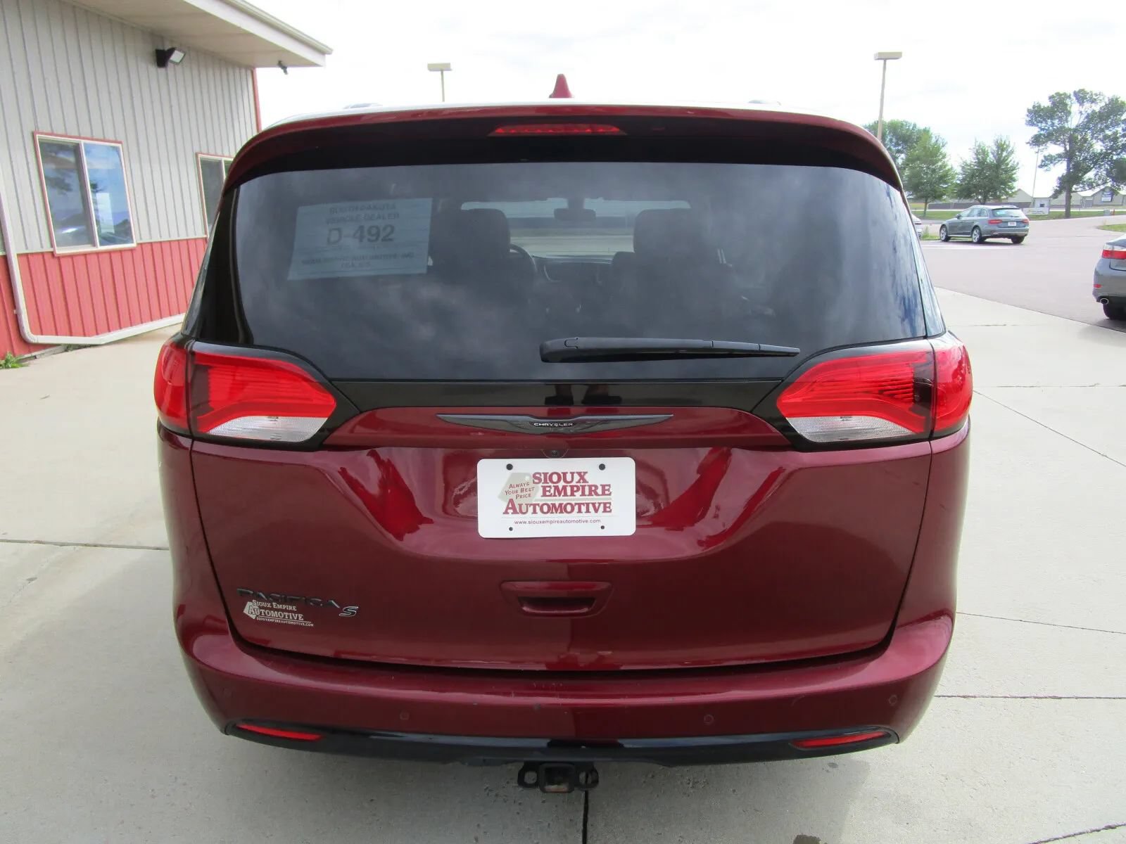 Used 2018 Chrysler Pacifica Touring-L FWD image 8