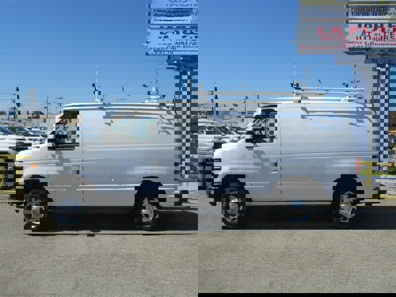 Used 2013 Ford E-150 and Econoline 150 image 2