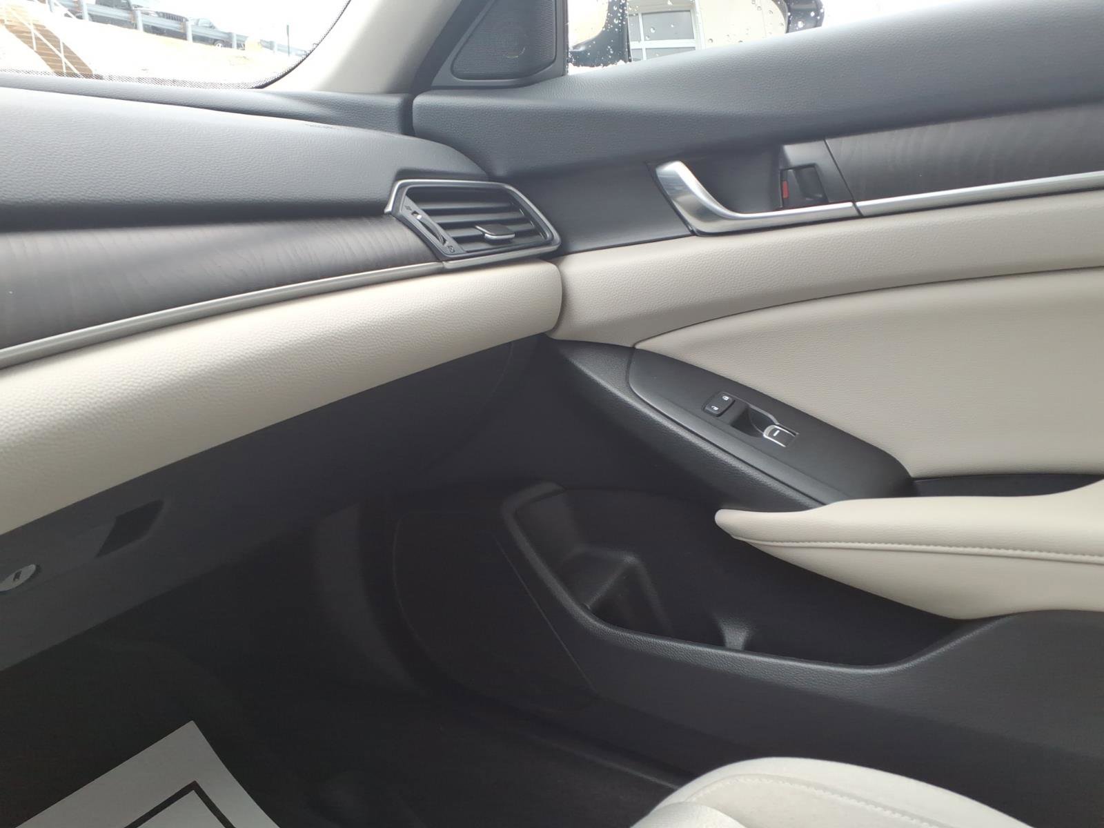 Certified 2020 Honda Accord EX image 23