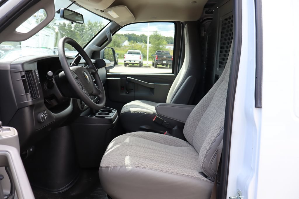 New 2025 Chevrolet Express 2500 w/ Driver Convenience Package RWD image 8