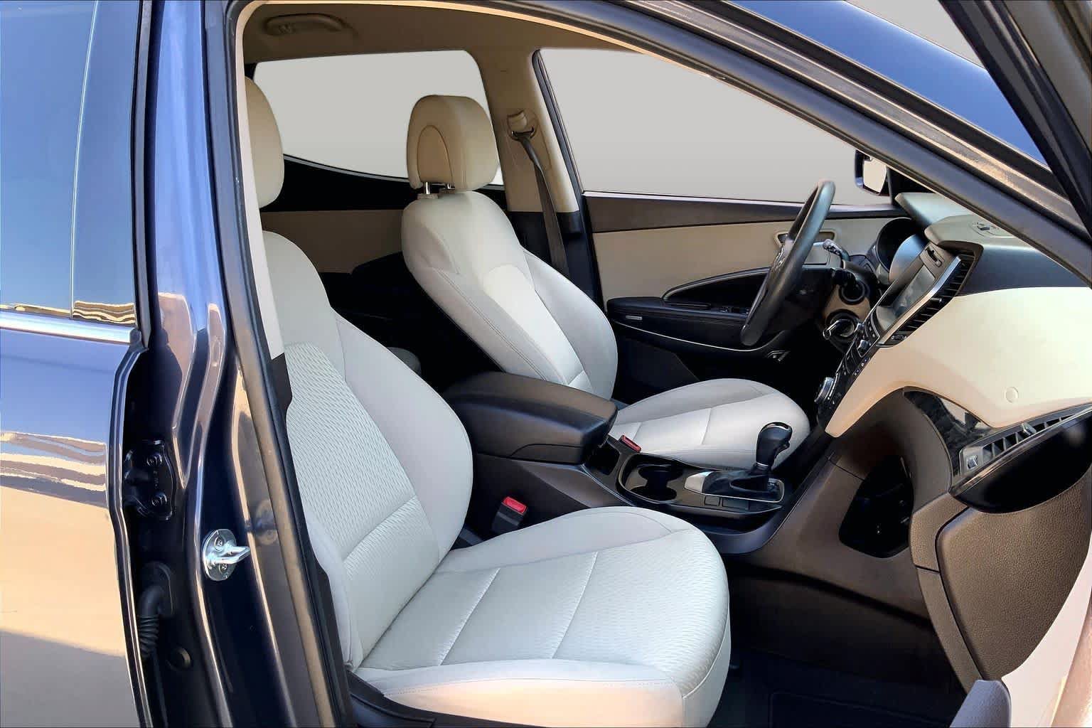 Used 2017 Hyundai Santa Fe Sport FWD image 9
