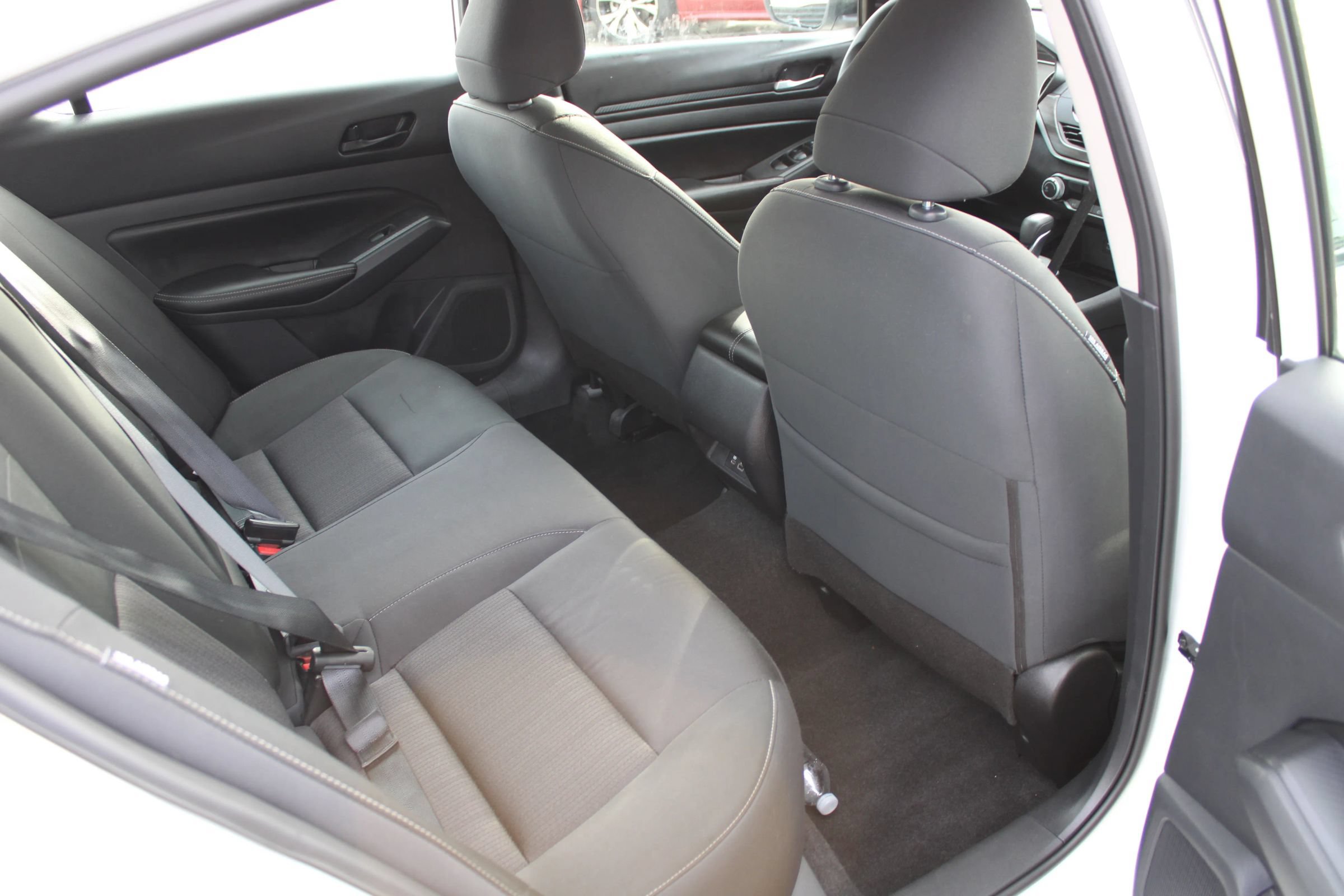 Used 2024 Nissan Altima 2.5 SV FWD image 18