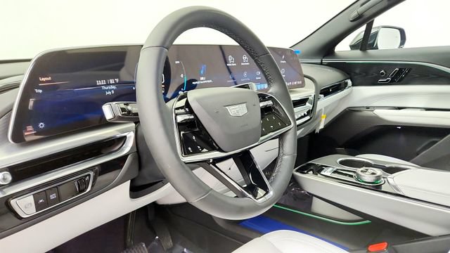 Used 2025 Cadillac Lyriq Luxury AWD/4WD image 48