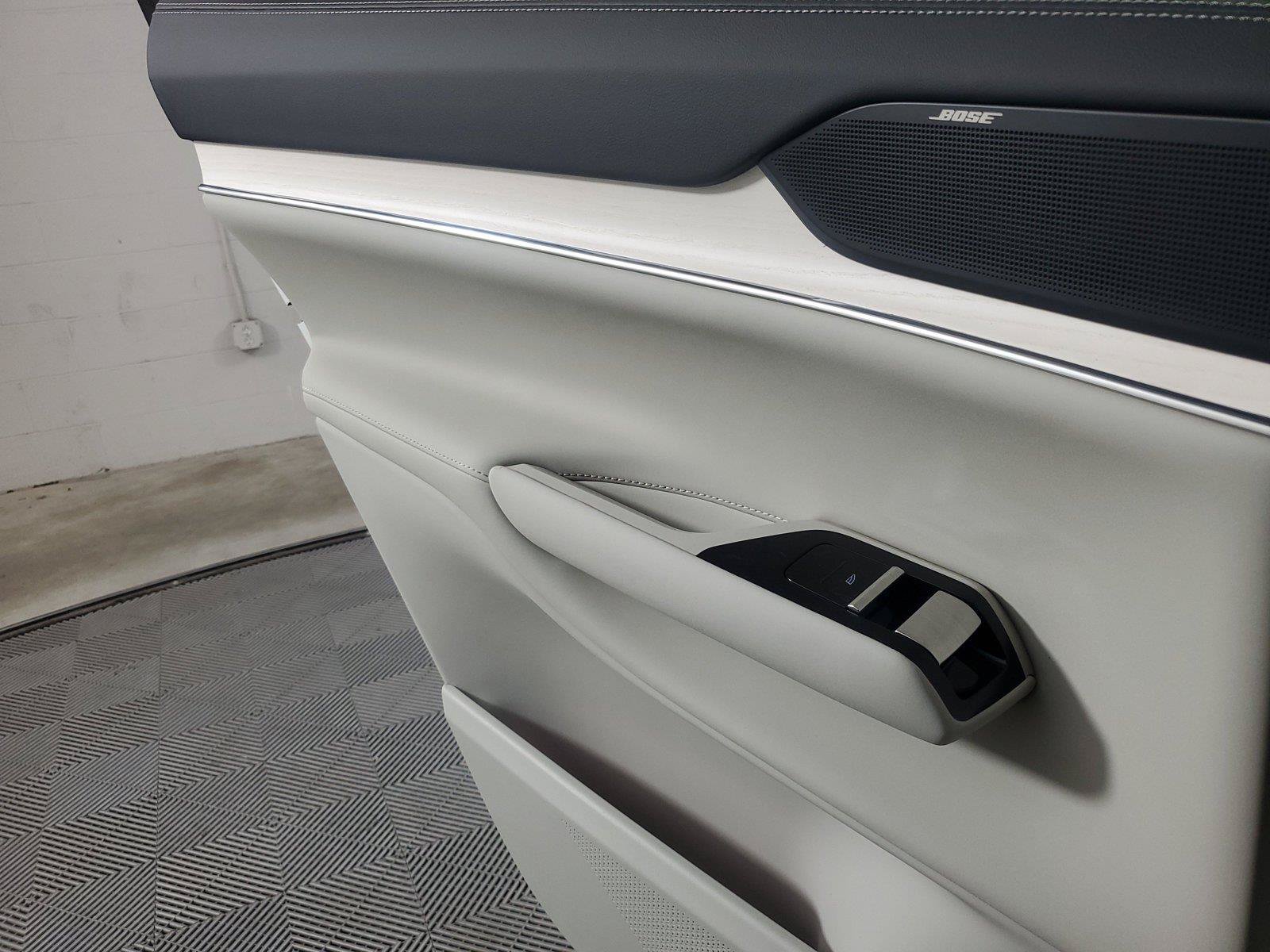 Certified 2025 Volvo EX90 Plus AWD/4WD image 18